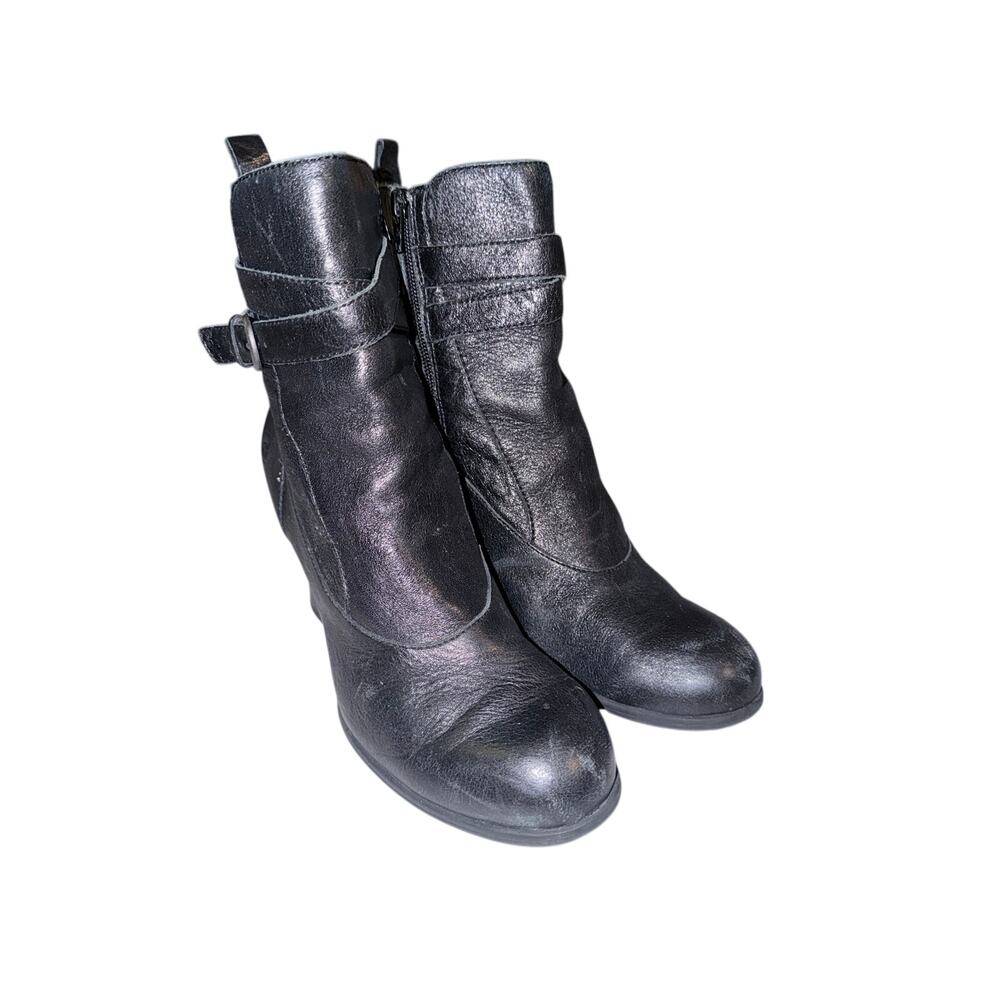 Born black leather heeled round toe ankle boots lagenlook minimalist 9.5 witchy